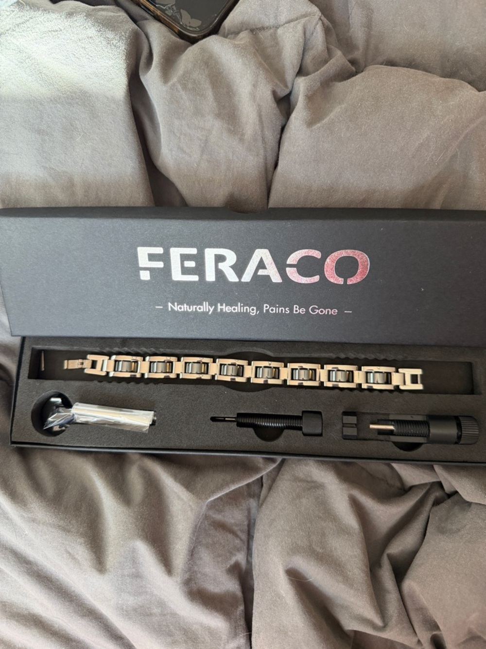 FERACO Magnetic Therapy Bracelet in Silver and Black